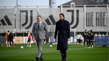 Руководство «Ювентуса» напало на арбитра в перерыве матча с «Интером»