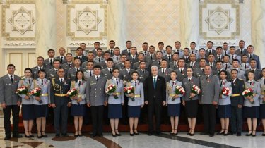 Токаев наградил казахстанских спецназовцев за победу на UAE SWAT Challenge