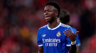 Винисиус Жуниор попал в очередной расистский скандал: Разбор и реакции игроков