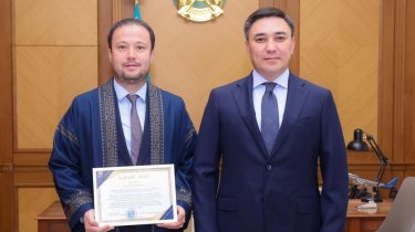 Аким Шымкента поблагодарил экс-директора «Ордабасы»