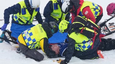 Лидера сборной Новой Зеландии унесли на носилках с ОИ-2026