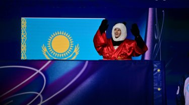 Шайдоров выступил на гала-шоу Олимпиады и встретился с Джеки Чаном (Видео)