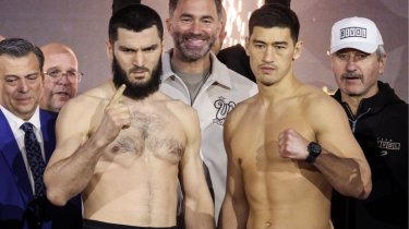 Бивол и Бетербиев покинули топ-10 рейтинга P4P