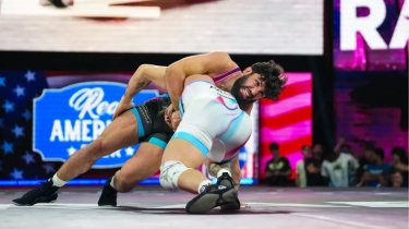 Арман Царукян победил блогера и спровоцировал массовую драку в США