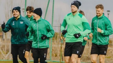 Без тренера и стадиона: Врач и администратор готовят «Атырау» к КПЛ