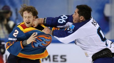 Хоккеиста «Барыса» наказали за третью в сезоне драку в КХЛ