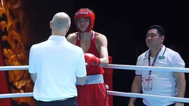 Казахстанский боксер нокаутом выиграл медали на Futures Cup