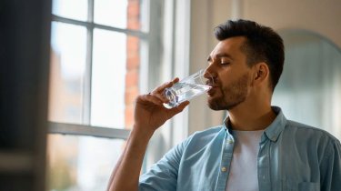 Врач-эндокринолог назвал полезную для питья воду