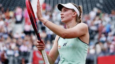 Елена Рыбакина в двух сетах разобралась с соперницей вышла в 1/8 финала Майма