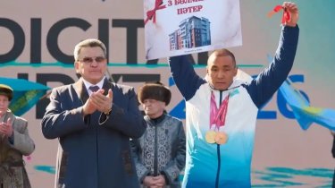Квартиры и миллионы: казахстанских чемпионов щедро наградили на Наурыз