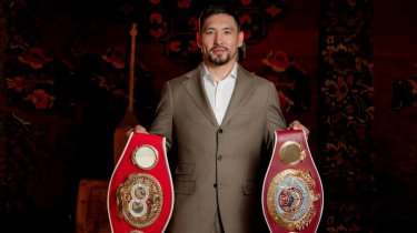 Чемпион мира бросил вызов Жанибеку Алимханулы за титул в боксе