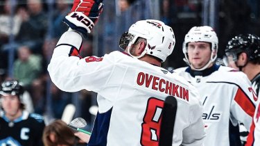 Овечкина не остановить: Хет-трик и всего 13 голов до рекорда (видео)