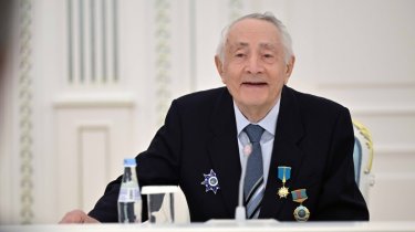 Легендарного альпиниста Ерванда Ильинского наградили в Акорде