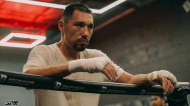 Жанибек Алимханулы лишился боя с Кроуфордом