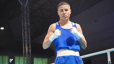 Асылкулов с победы стартовал на ЧА-2026 по боксу