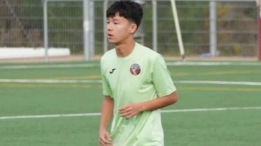 Переход казахстанца в «Барселону» вызвал большие споры