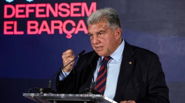 Президент «Барселоны» обрушился с критикой на ФИФА