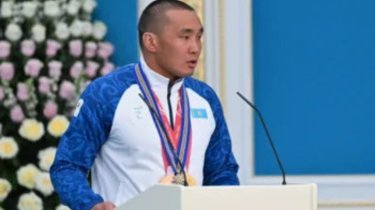 Ербол Хамитов высказался о Рахмонове и Токтаре