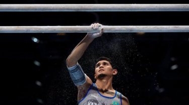 Казахстанец завоевал серебро на Кубке мира по гимнастике