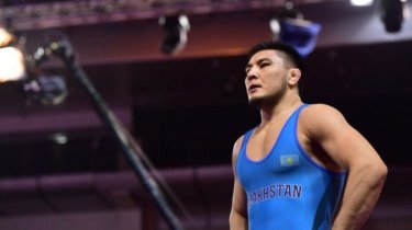 Титулованный казахстанец пробился в полуфинал чемпионата Азии по борьбе