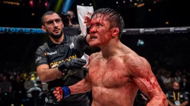 Жалгас Жумагулов оформил быстрый нокаут на турнире в Алматы