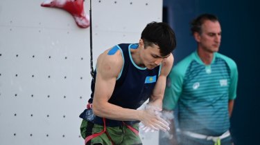 Казахстанские скалолазы вошли в топ 10 по скорости на чемпионате Азии в Китае