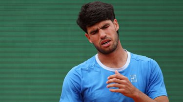 Алькарас снялся с турнира в Мадриде из-за травмы