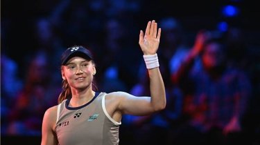 Рыбакина выиграла новый Porsche и рекордные призовые в Штутгарте