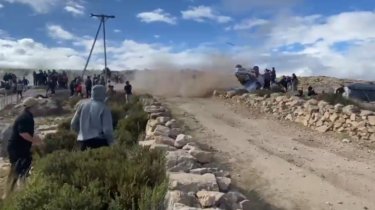 Автомобиль вылетел с трассы и убил зрителя на ралли в Аргентине