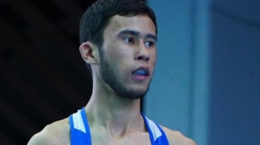 Боксер из Казахстана потерпел поражение на Кубке мира