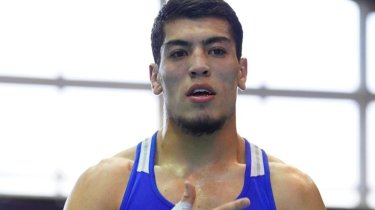 Казахстанский боксёр вышел в 1/4 финала Кубка мира
