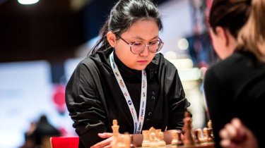 Бибисара Асаубаева начнёт учить казахский язык с новым преподавателем