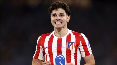 Агент Хулиана Альвареса опроверг слухи о переходе в «Барселону»