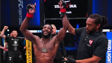 Стерлинг деклассировал Залала в Вегасе и вернулся в титульную гонку