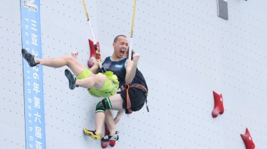 Скалолазы из Казахстана вышли в плей-офф на пляжной Азиаде