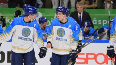 Сборная Казахстана по хоккею одержала первую победу на Чемпионате мира