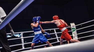 Казахстанский боксер вышел в следующий раунд чемпионата Азии