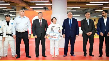 Абиба Абужакынова получила премию 3 млн тенге за достижения
