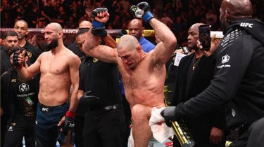 Стрикленд нанес Чимаеву первое поражение и стал чемпионом UFC