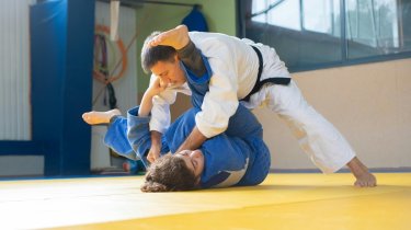Спортсмены-ветераны через суд добились выплат от Минспорта РК
