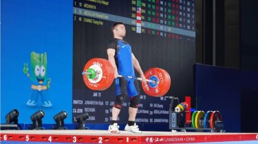Казахстанец Хребтов вошёл в топ-5 чемпионата Азии по тяжёлой атлетике