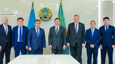 Головкин встретился с Касымбеком в Астане перед ЧМ по боксу-2027