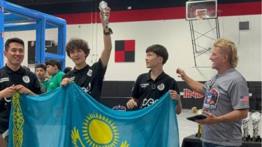Казахстанские школьники выиграли медали на ЧМ по дрон-футболу в США