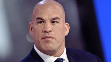 Едва не погиб под водой: легенда UFC пережил страшную аварию