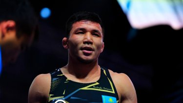 Два казахстанца вышли в финал турнира по борьбе в Венгрии