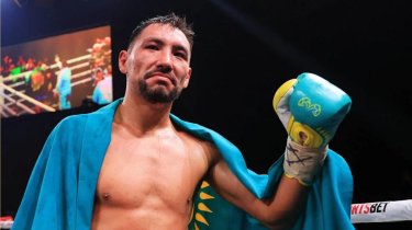 Жанибек Алимхагулы дебютировал на 2-м месте в WBO