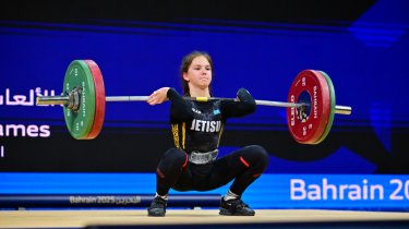 Юная казахстанка стала чемпионкой Азии с тремя рекордами