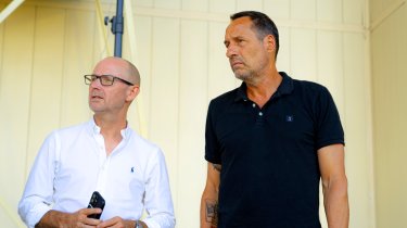 Главный тренер сборной Казахстана посетил матч «Кайрата» в Лиге чемпионов