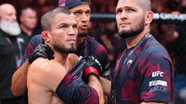 Легенда UFC указал на ошибку Умара Нурмагомедова в бою с Ядонгом