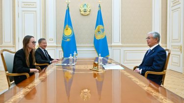 Рыбакину раскритиковали за образ на встрече с Токаевым